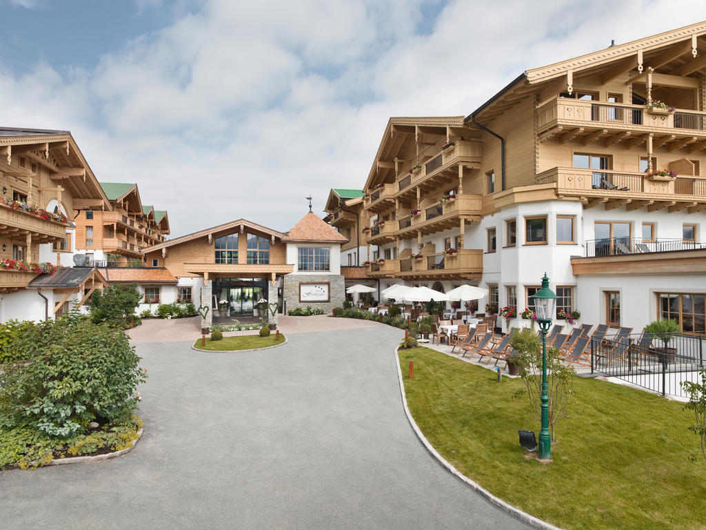 Hotel Forsthofgut Leogang Buitenkant foto